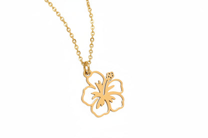 "Flor Maga necklace in gold with flower pendant, stainless steel jewelry"
"Gold plated flower pendant necklace Flor Maga, elegant botanical design"
"Minimalist Flor Maga necklace with gold flower charm, stainless steel chain"
"Elegant flower necklace Flor Maga in gold, simple botanical pendant design"
"Gold stainless steel flower pendant necklace Flor Maga, delicate floral jewelry"